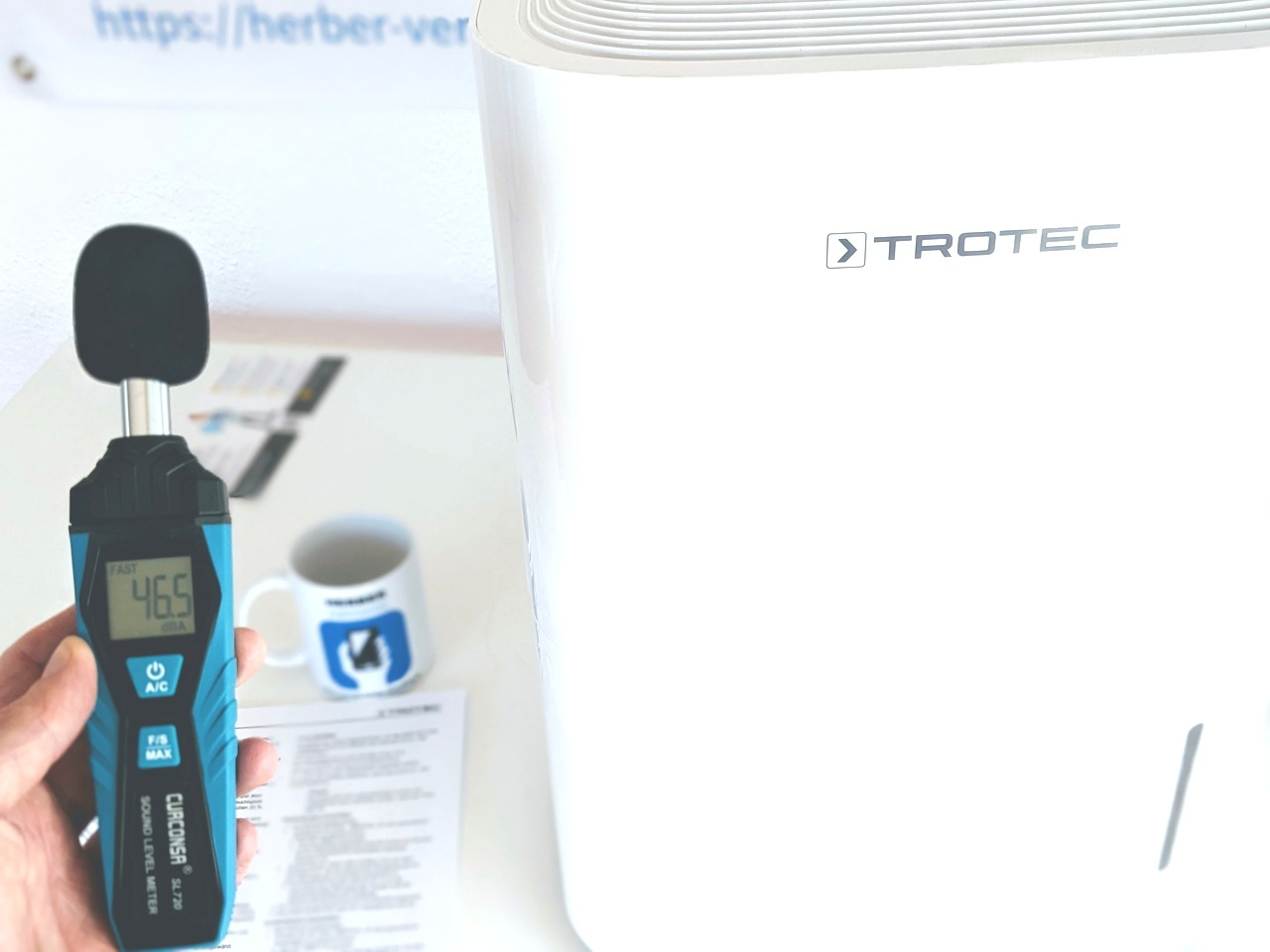 TROTEC TTK 66 E: Messung des Geräuschpegels in Gerätenähe während des Entfeuchtungsbetriebes