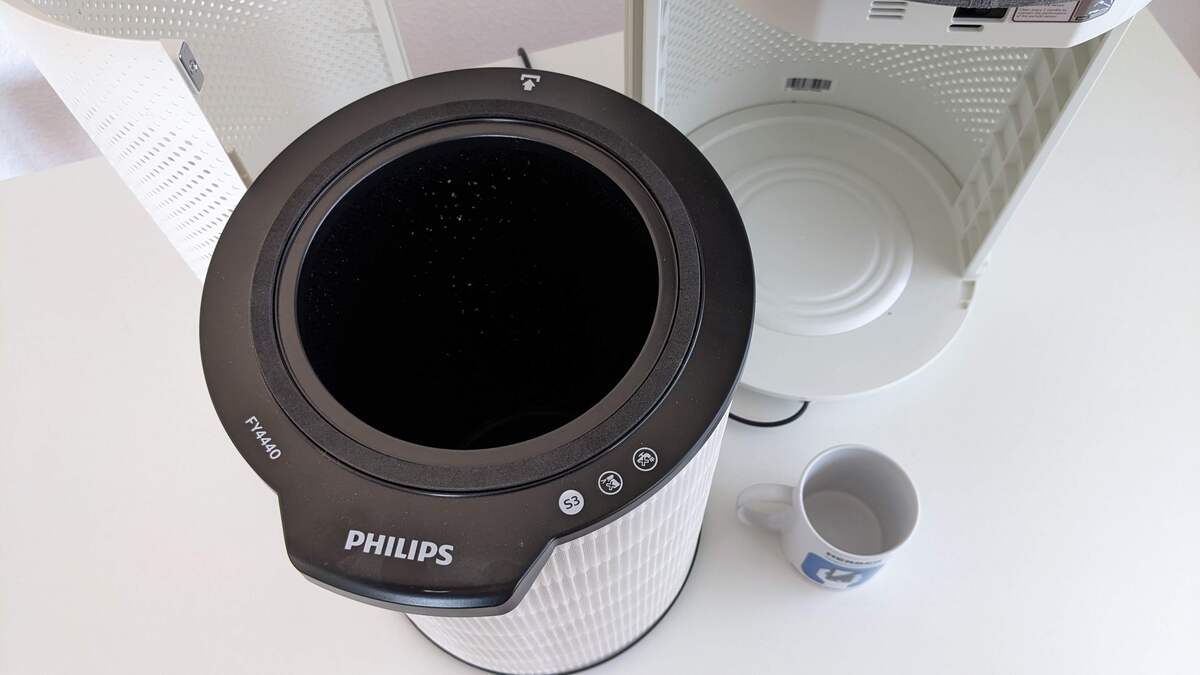 Philips AC 4236/10: Blick von oben auf den Kombifilter (Modellbezeichnung: FY4440)