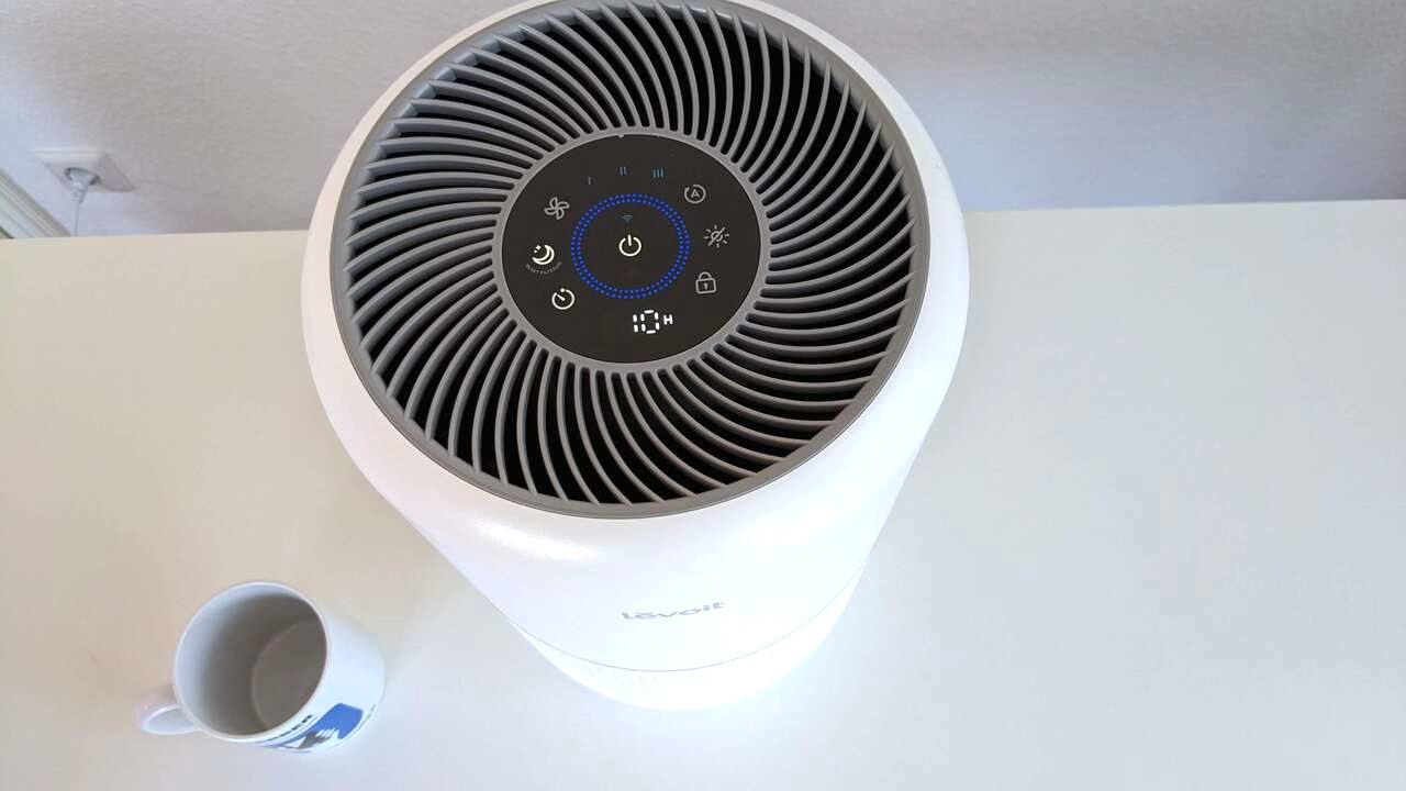 Levoit Core 300S: Luftqualitätsanzeige durch farbigen LED-Ring 
